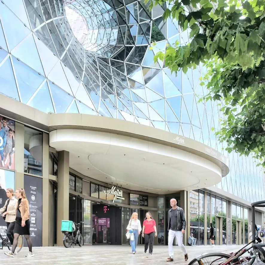 Schoenes Helles Zimmer Direkt In Frankfurt City Nr 301 Hotel Frankfurt am Main Germany